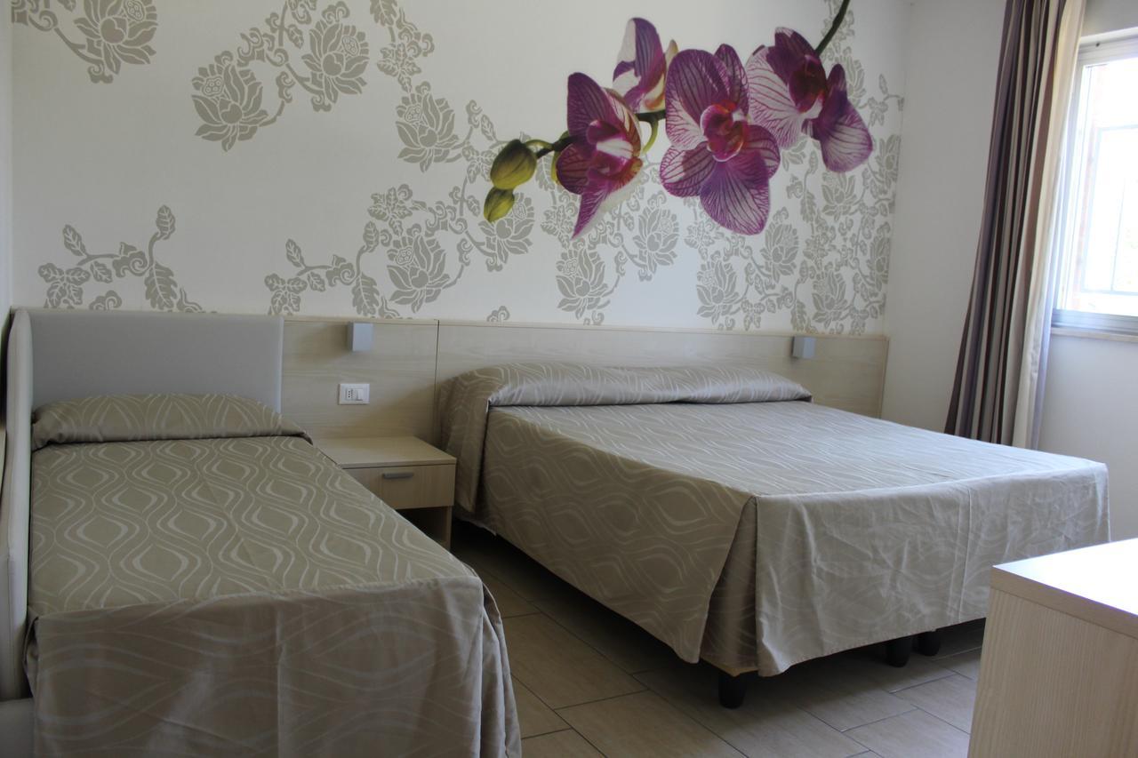 ליגננו סביאדורו Hotel Alex מראה חיצוני תמונה