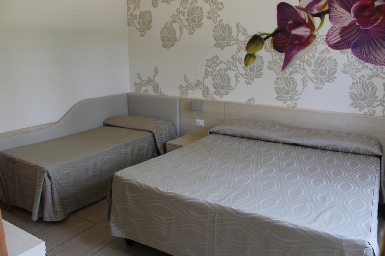 ליגננו סביאדורו Hotel Alex מראה חיצוני תמונה